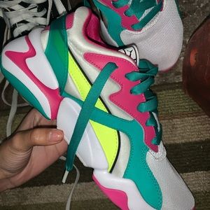 Multicolor pumas